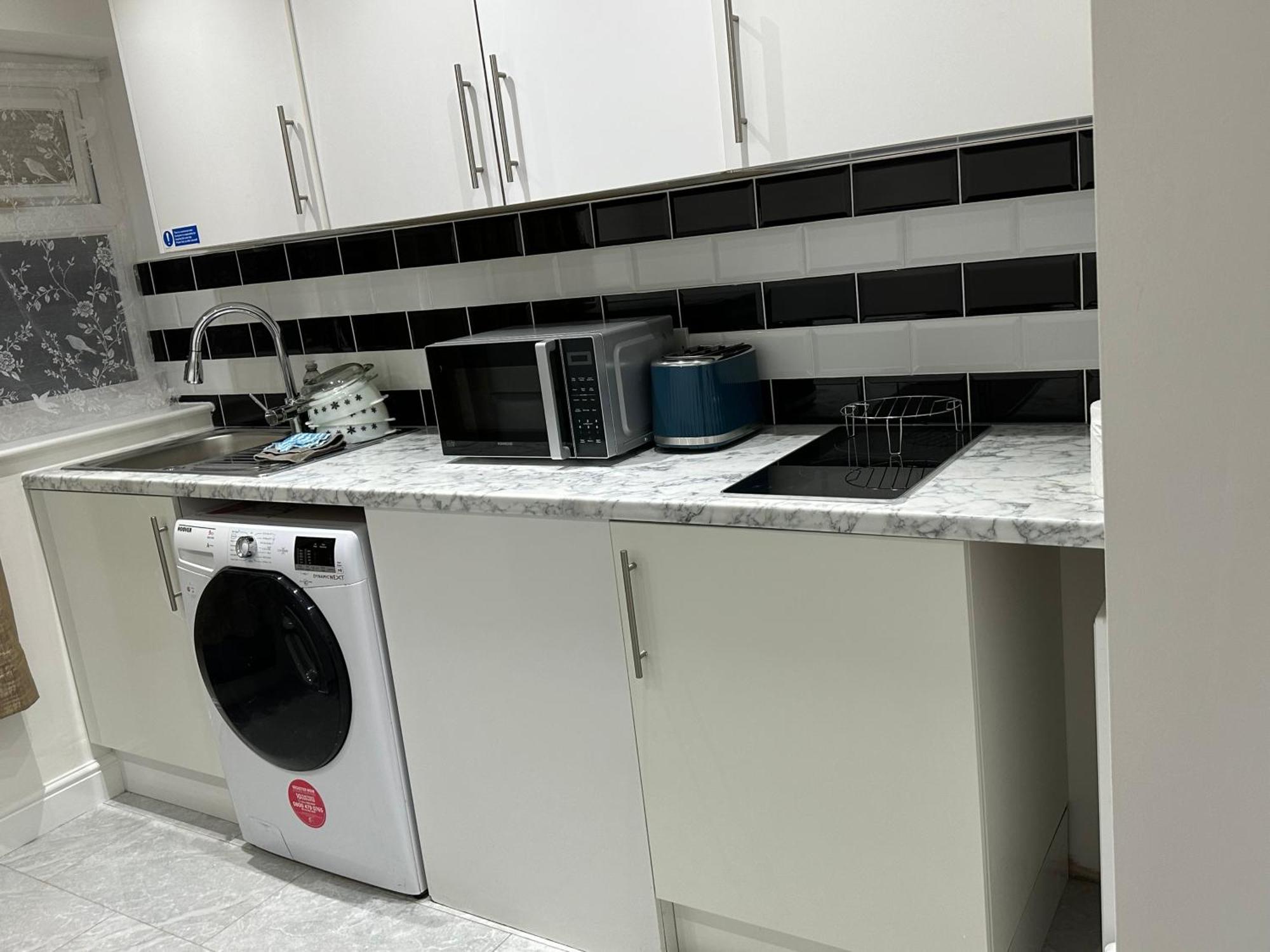 4Th Studio Flat With Private Own Bathroom A London Luxury Family Home Setup And Furnished With Double Bed Plus A Double Futon-Sofa Bed A Single Futon Bed A Baby Cot And Garden And Free Parking Exterior photo